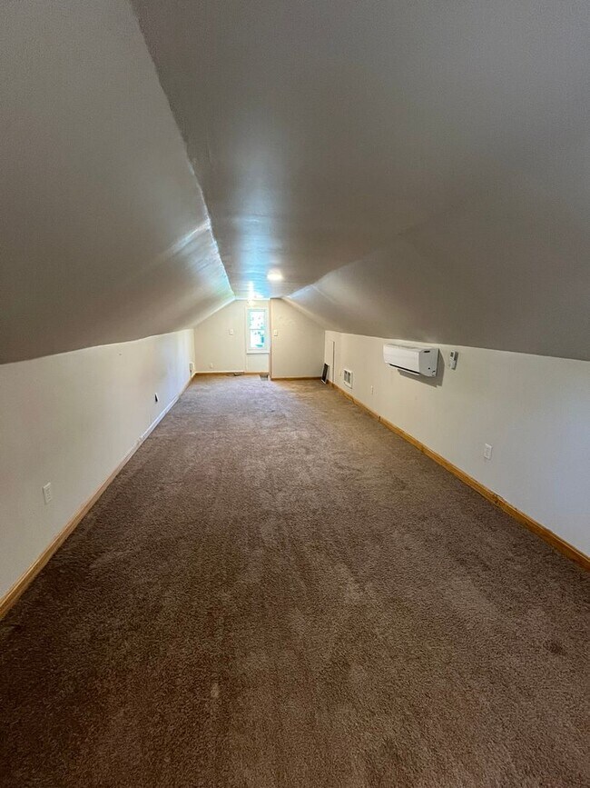 Building Photo - Merion Village Single-Family Home with Flexible Living Areas and Outdoor Space