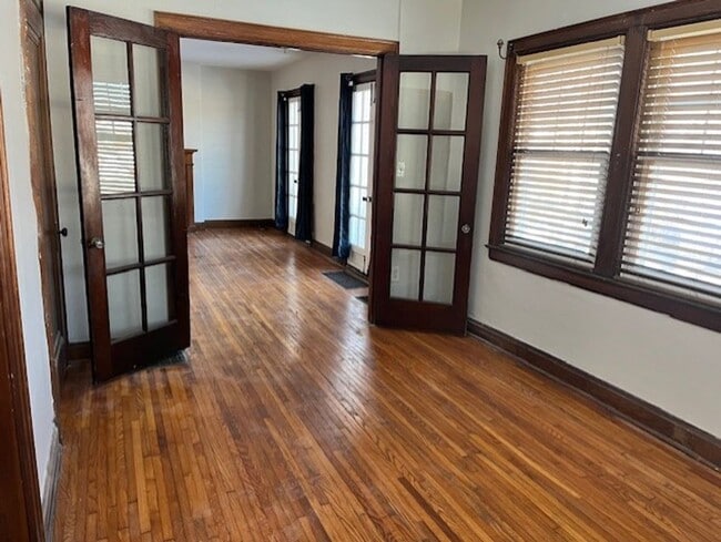 Building Photo - 361 Cliffside Dr