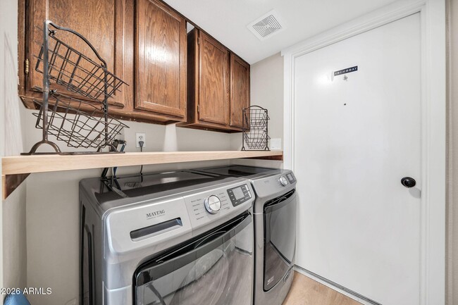 Building Photo - 7368 E Pleasant Run