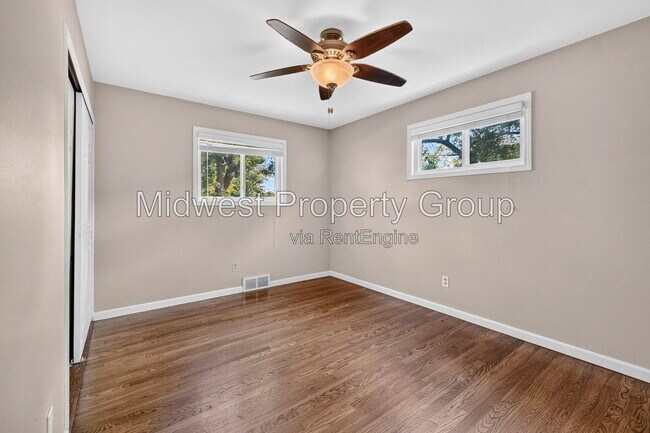 Building Photo - 1205 Acredale Dr