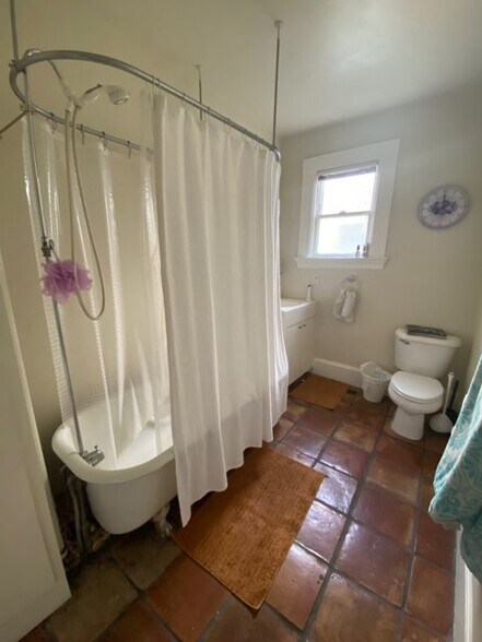 Building Photo - 2126 Blake St