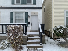 Building Photo - 1204 N 6th St