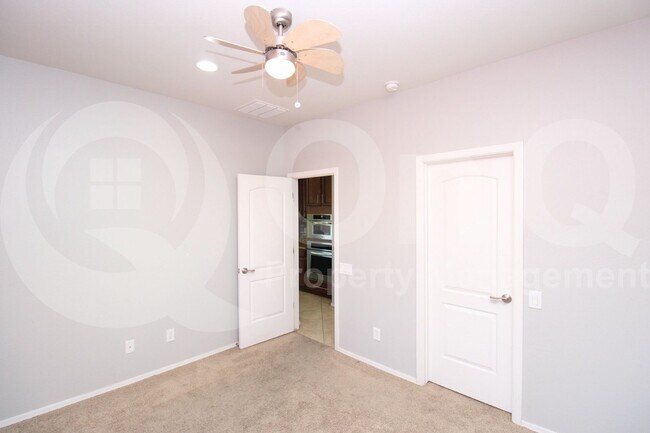 Building Photo - 3159 E Chisum Ln