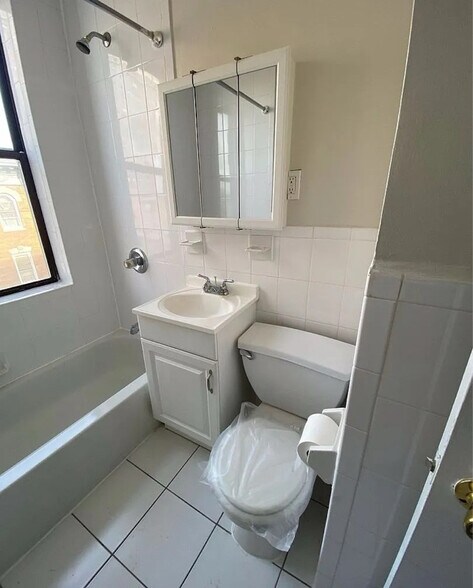 Building Photo - 801 21st St