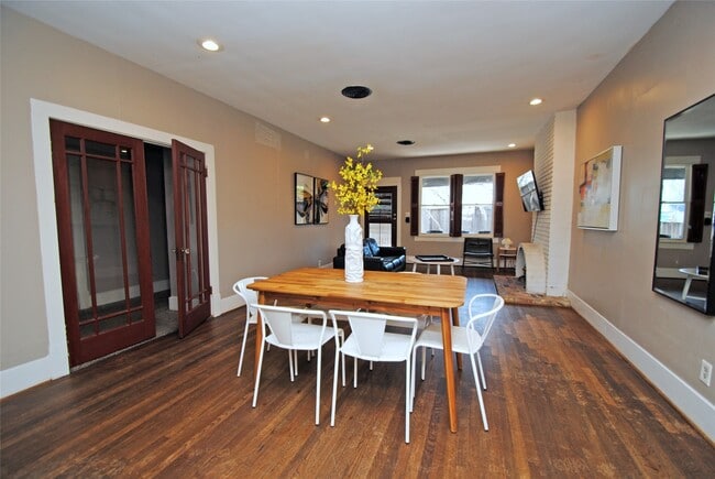 Building Photo - 1110 Missouri St