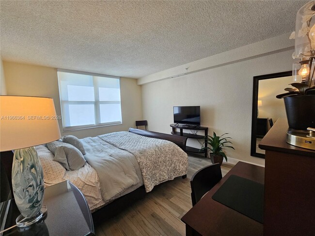 Building Photo - 2501 S Ocean Dr