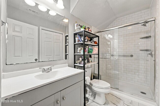 Building Photo - 118 Rolling Hill Dr