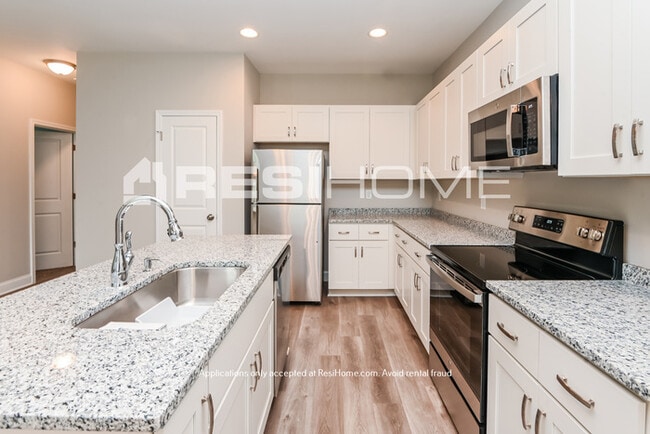 Building Photo - HOME FOR RENT--1/2 OFF ONE MONTH!!