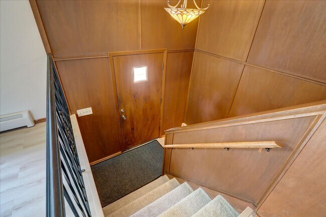 Building Photo - 6404 Maywood Ave