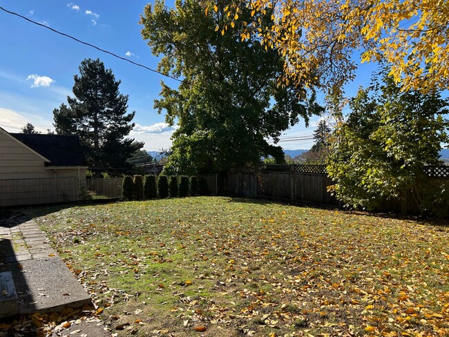 Building Photo - Bittersweet memories, Full Beautiful Remodel Highly Desired Lincoln Neighborhood