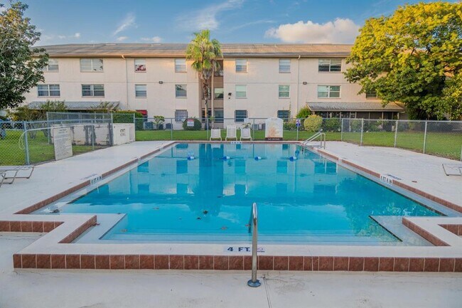 Building Photo - 1902 Honour Rd