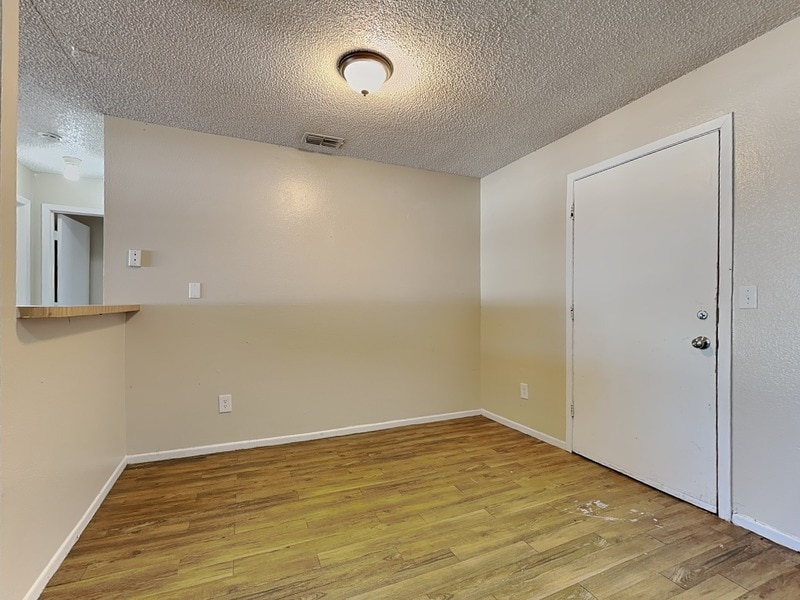 Building Photo - 15696 Bolesta Rd