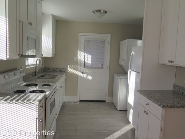 Building Photo - 2324-2326 Lyon St