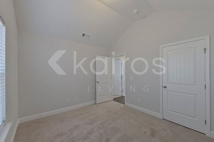 Building Photo - 214 Lodgepole Pne Wy