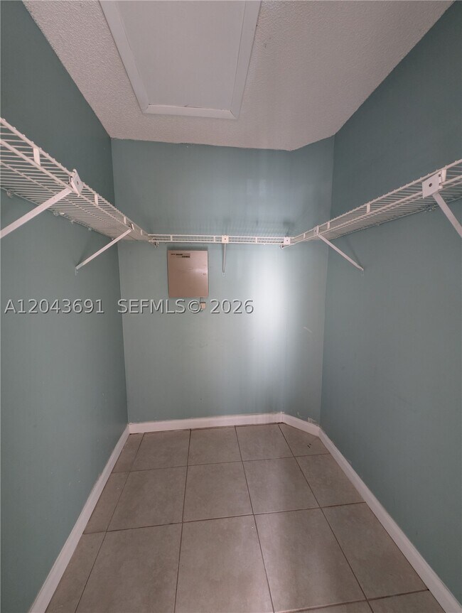 Building Photo - 7502 NW 33rd St