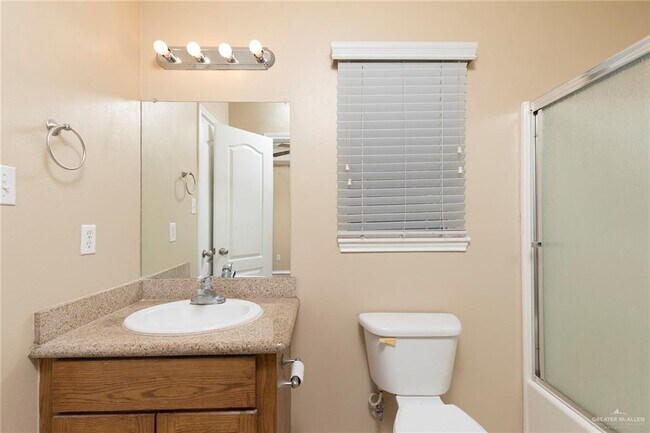 Building Photo - 17 S 48th Ln