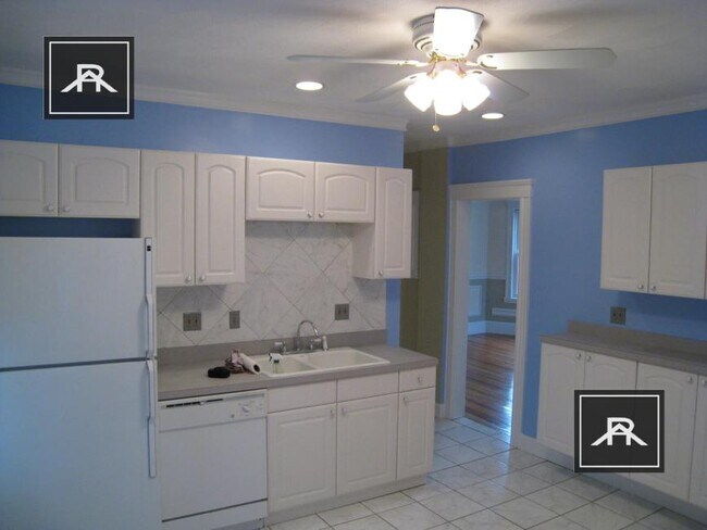 Building Photo - 3 bedroom in Brighton MA 02135