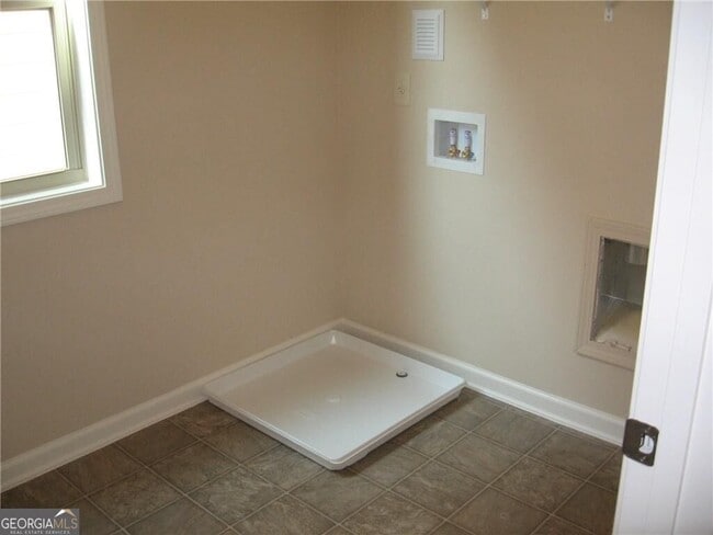 Building Photo - 4955 Ducote Trail