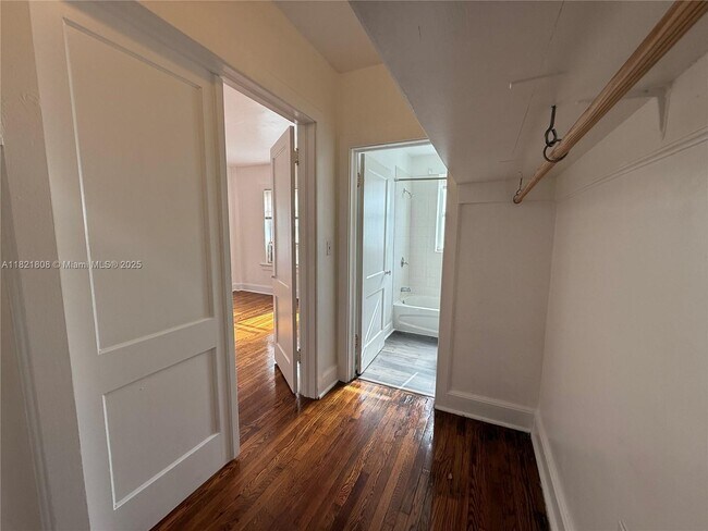 Building Photo - 177 NE 50th St