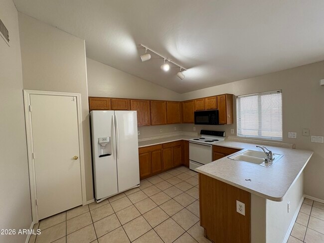 Building Photo - 13303 W Desert Rock Dr