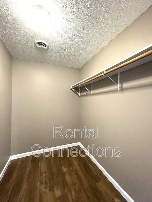 Building Photo - 1806 Bridge