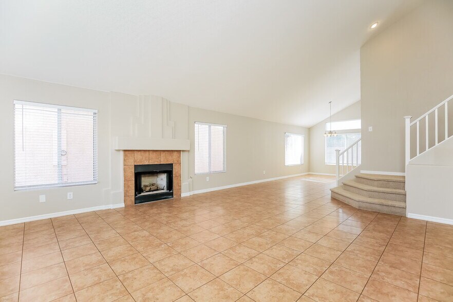 Building Photo - 9123 Sangria Ln