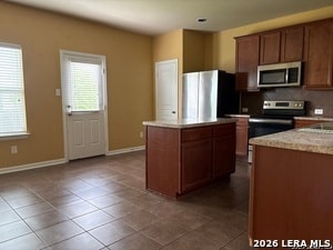 Building Photo - 1810 Golden Maple