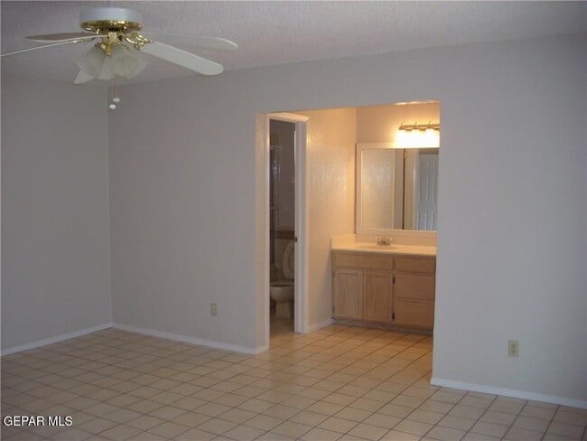 Building Photo - 3610 Buxton Dr