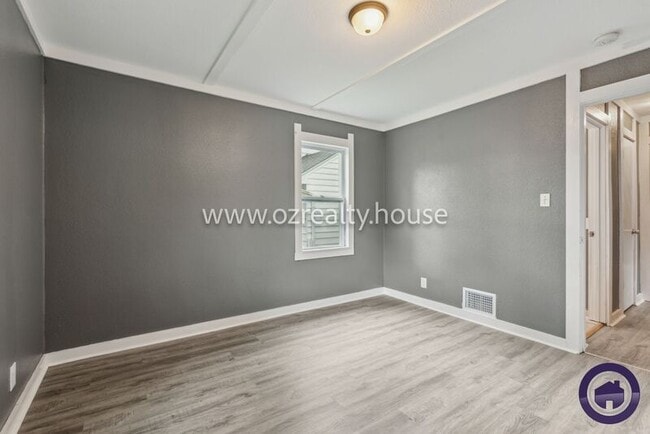 Building Photo - 2126 Marlow Rd
