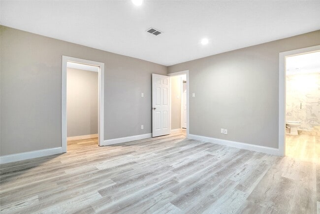 Building Photo - 1314 E Red Cedar Cir