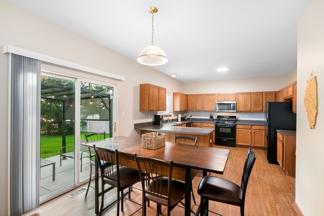 Building Photo - 1303 River Haven Trail