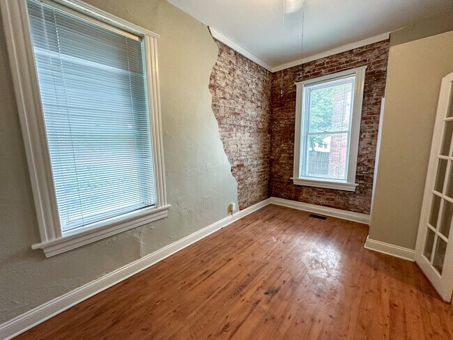 Building Photo - 2631 Oregon Ave