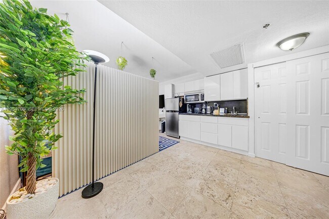 Building Photo - 19201 Collins Ave