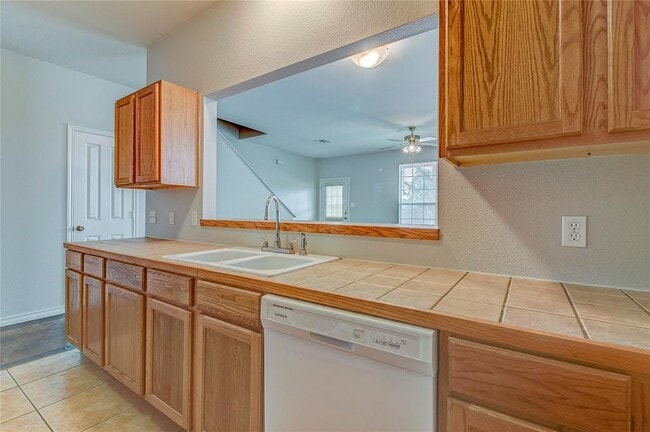 Building Photo - 126 Sandstone Dr