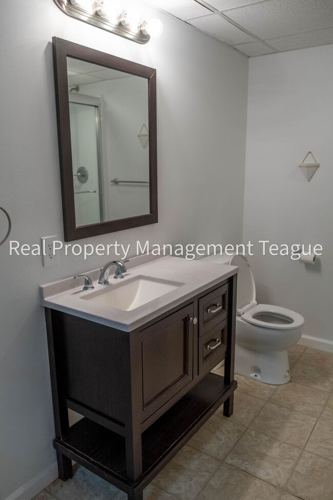 Building Photo - Heat and Utilities Paid by Owner!