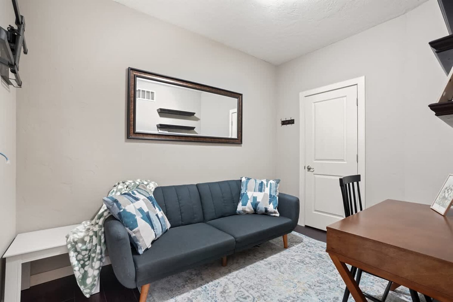 Building Photo - 5327 N Red Hills Pl