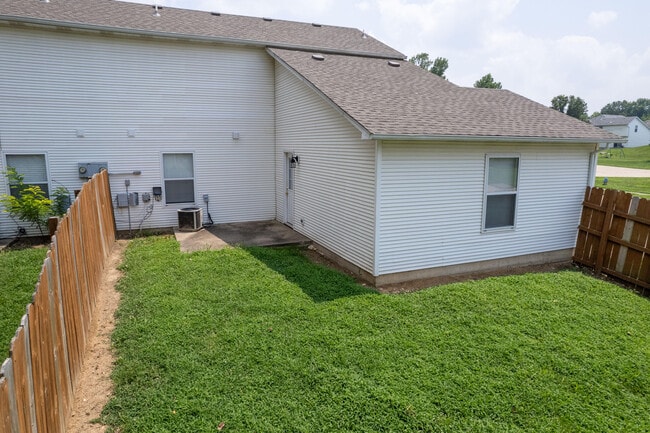 Building Photo - 5015 CARRIE RIDGE Dr