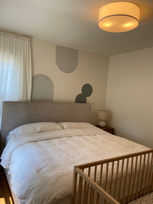 Master bedroom - 2034 Augustan Ave