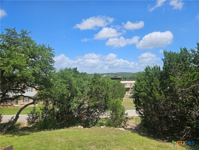 Building Photo - 905 Roadrunner Spur