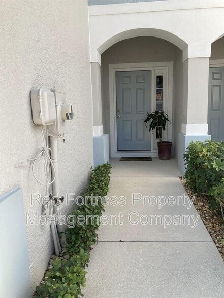 Building Photo - 8271 Village Edge Cir