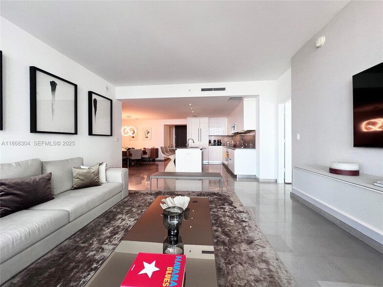 Building Photo - 68 SE 6th St