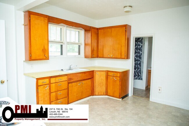 Building Photo - 5501 J St
