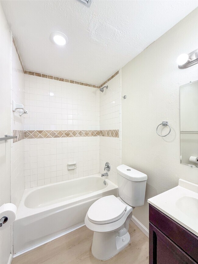 Building Photo - 4251 Rosegate Dr
