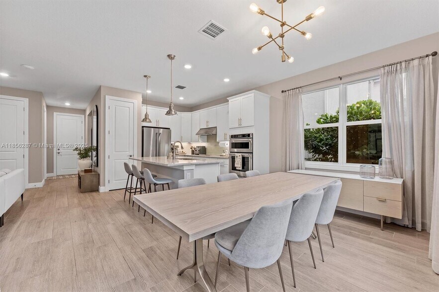 Building Photo - 4434 Ficus St