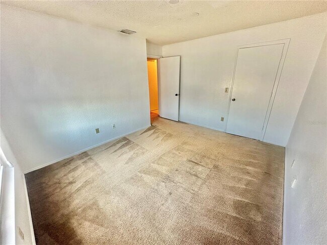 Building Photo - 2550 N Alafaya Trail