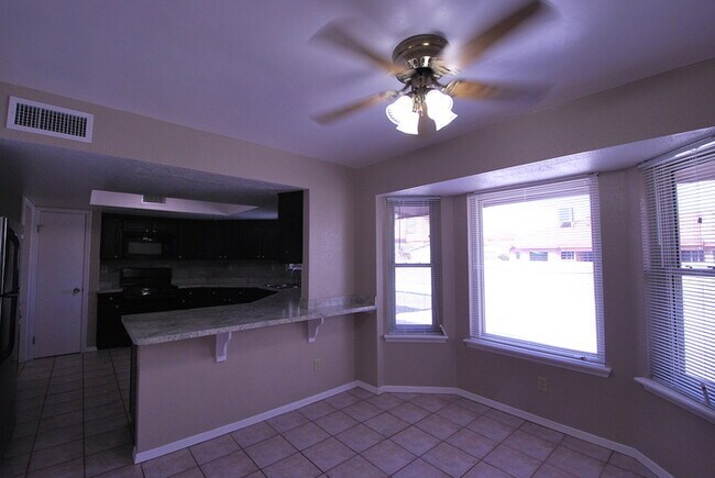 Building Photo - Single Family Home