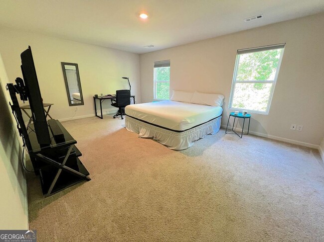 Building Photo - 517 Starbuck Parkway