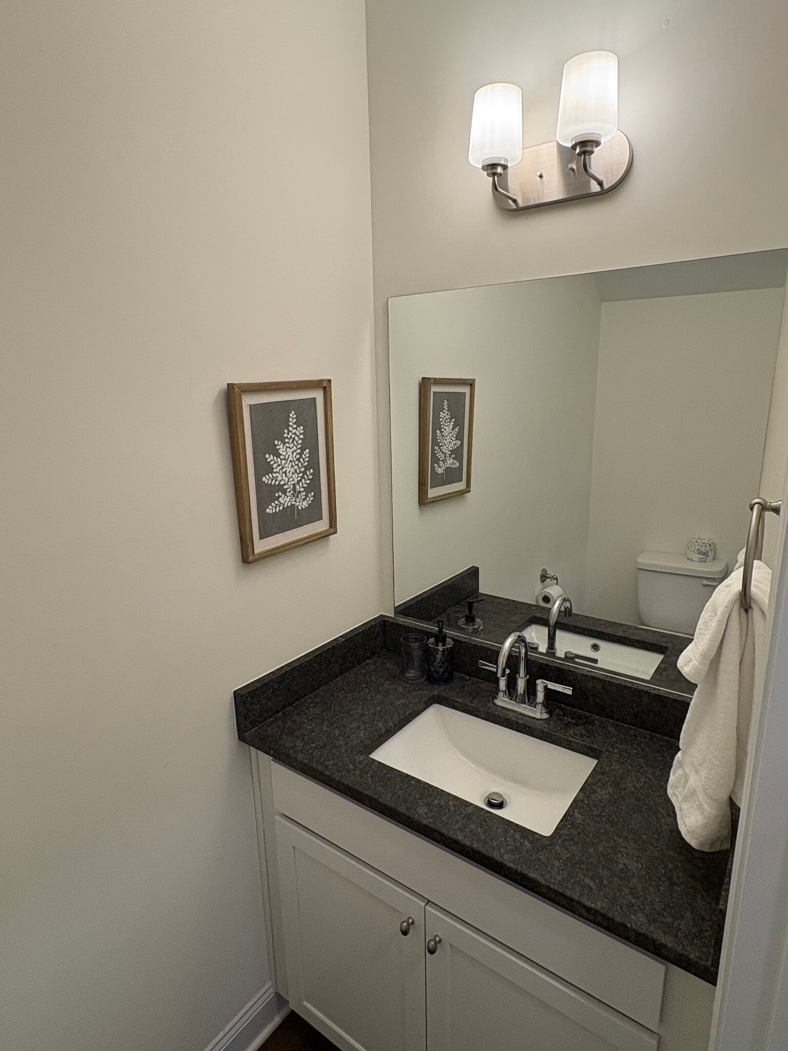 Building Photo - 5535 Stream Ln