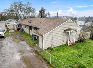 Building Photo - Sheridan duplex bremerton