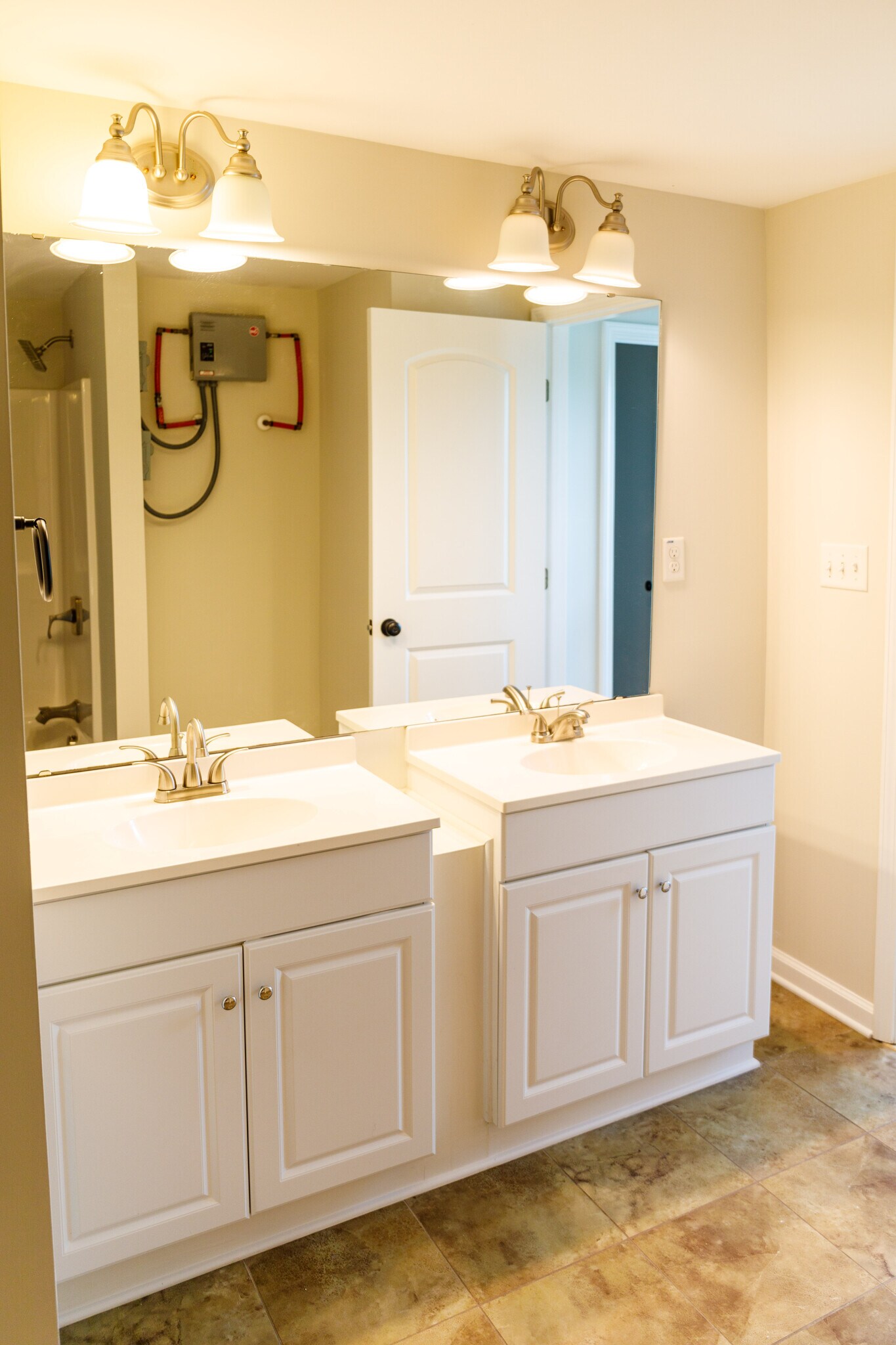 Building Photo - 116 America St